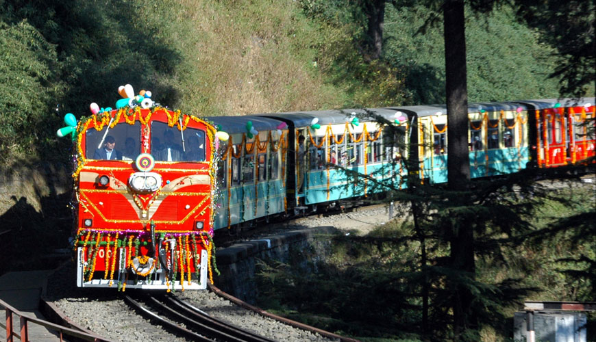 https://www.holidaysplanners.com/wp-content/uploads/2018/03/Shimla-Train-Ride.jpg